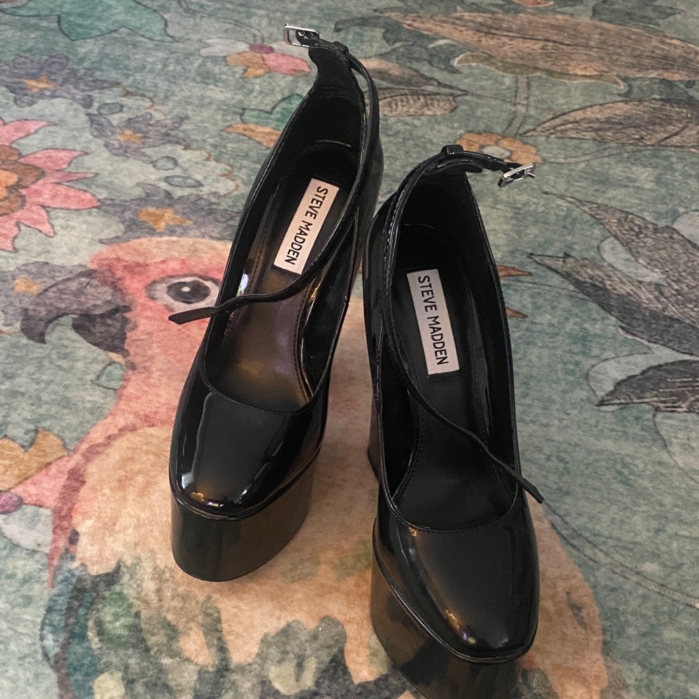 Steve Madden Glossy Black Platform Shoes